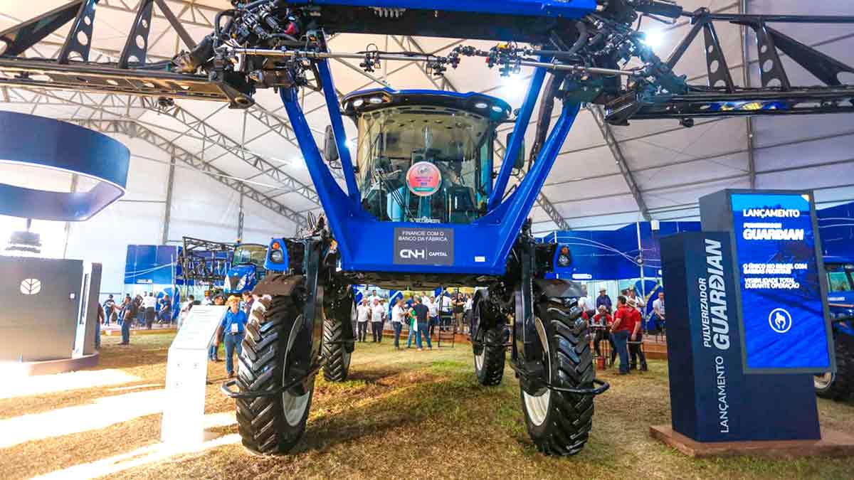 O Guardian SP310F em exposição na Agrishow