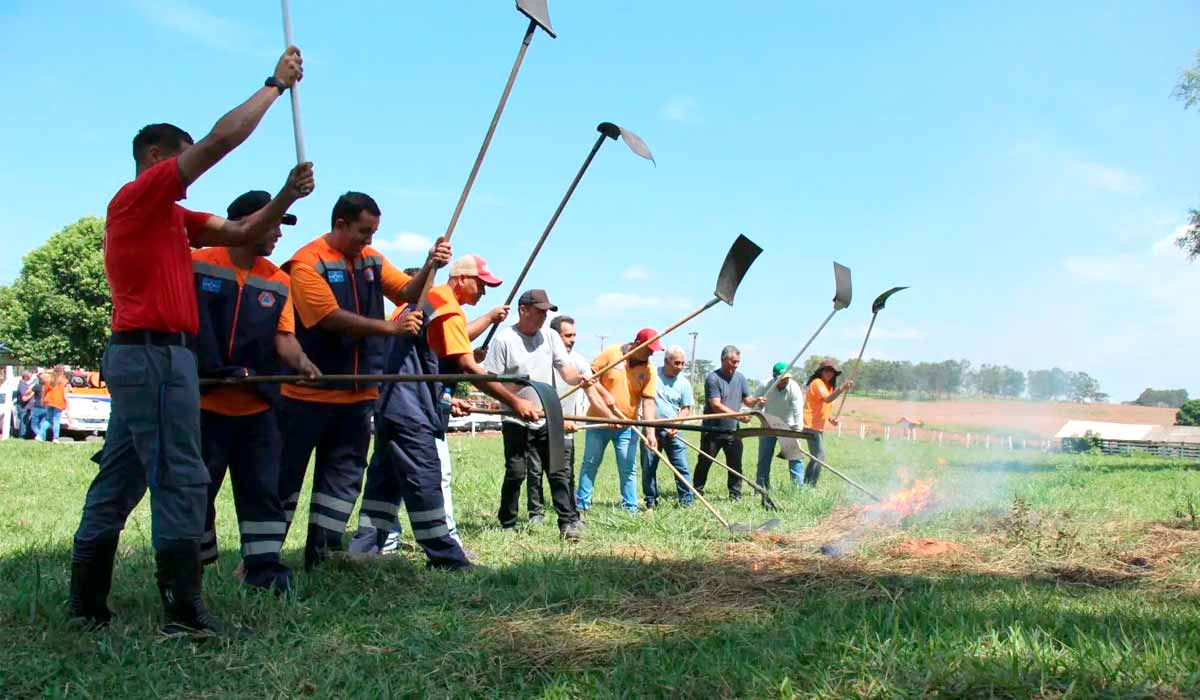 Treinamento dos agentes de defesa civil para a operação SP Sem Fogo