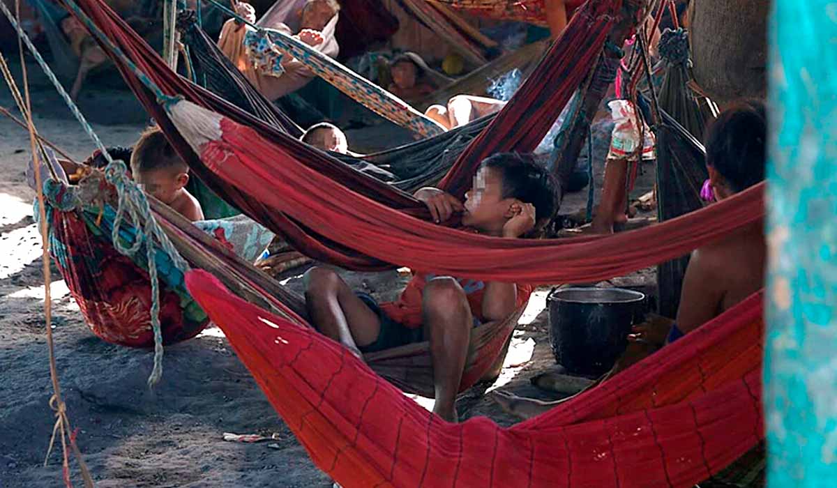 Relatório produzido pelo projeto "Achados e Pedidos" revelou como o governo Bolsonaro "estrangulou" a saúde Yanomami. Pelo menos 692 crianças yanomami de até 9 anos morreram durante esse período - Foto: Fernando Frazão/Agência Brasil