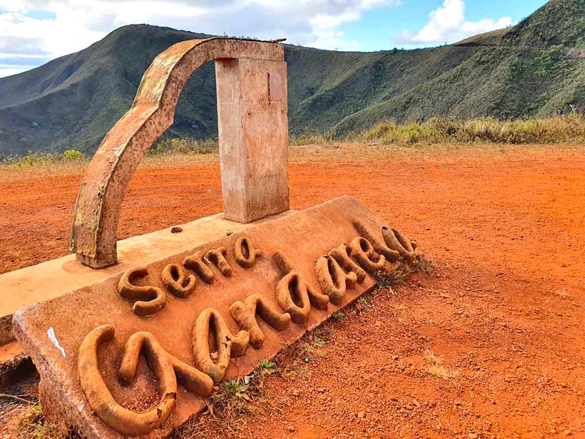 O Mirante da Serra do Gandarela, em Rio Acima, apresenta um belo ponto de observação da paisagem, descortinando o Ribeirão do Prata e trechos da Estrada Real. Em dias de maior visibilidade, é possível identificar pontos muito além dos limites do parque, como o pico do Itabirito