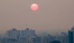 Fumaça no céu de Porto Alegre no último dia 15 de agosto - Foto: MetSul