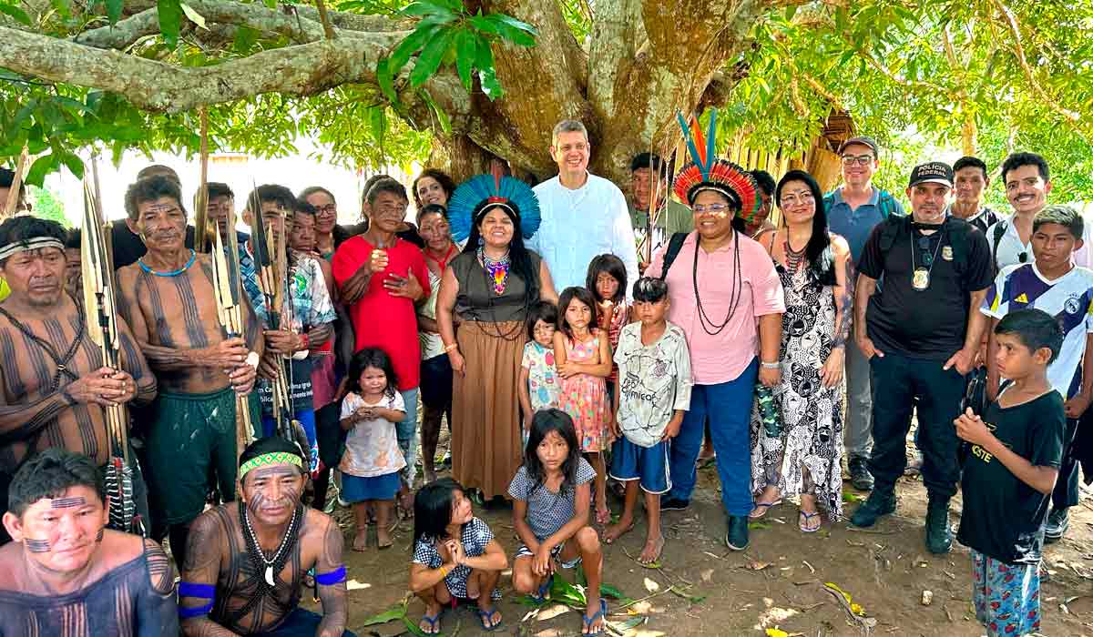 A ministra Sonia Guajajara e o ministro da Secretaria Geral da Presidência da República, Márcio Macedo, estiveram na TI em março último, no Pará, para assinatura de certidão que marca a conclusão da operação de desintrusão do território - Foto: SGPR