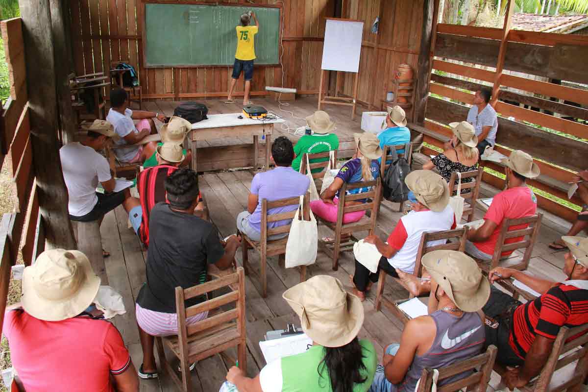 Curso de capacitação em Manejo de Mínimo Impacto de Açaizais Nativos - Foto: Ronaldo Rosa/Embrapa