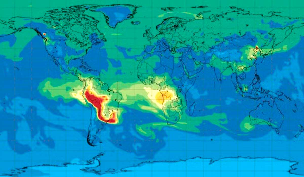 A mancha vermelho escura representa a emissão de monóxido de carbono da amazônia, que chegou ao sul e sudeste do país - Fonte: Projeção Copernicus