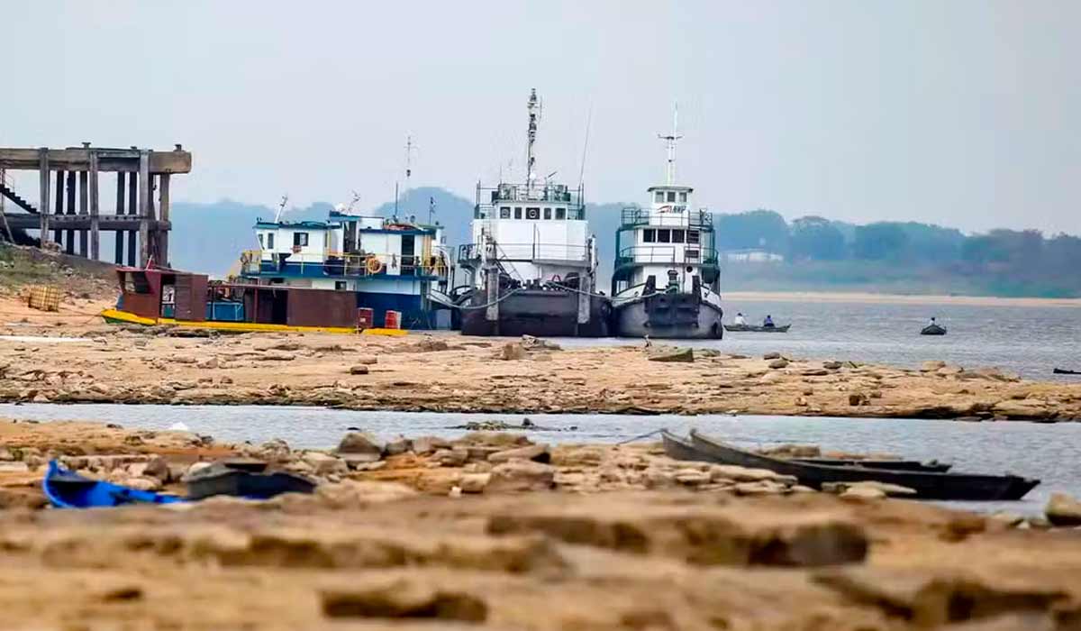 Vista da seca no rio Paraguai - Foto: Jorge Adorno/Reuters