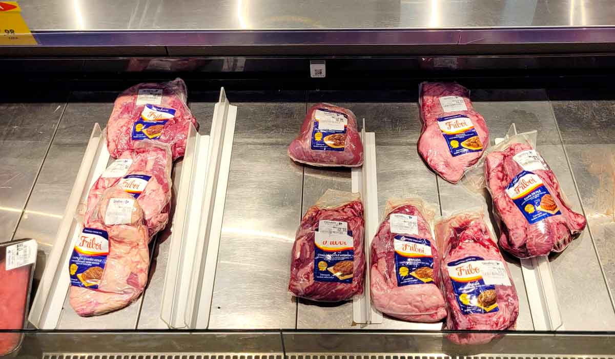 Carne faltando em unidades do Carrefour em SP com o boicote dos frigoríficos