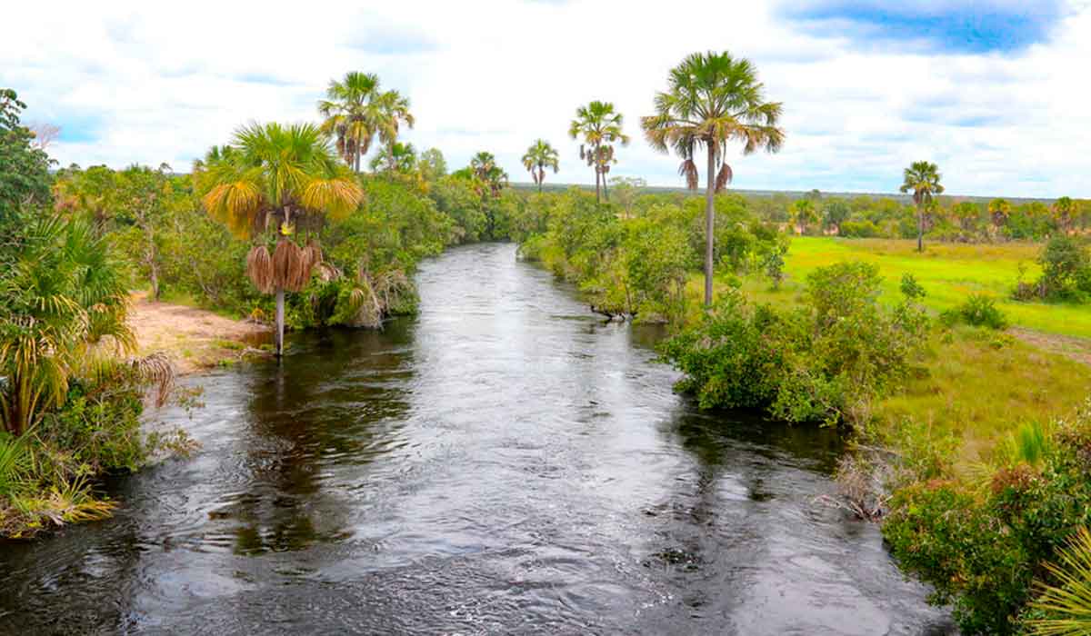 Rio típico do oeste da Bahia