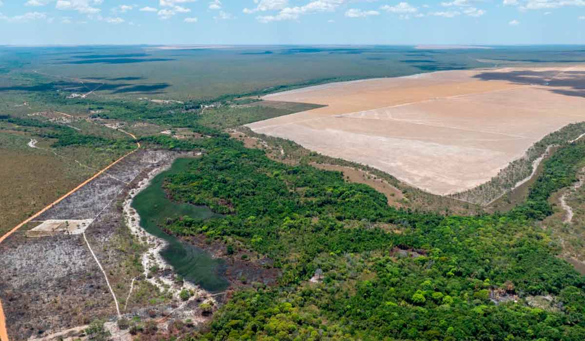 Vista aérea do povoado do Galhão, com área de agronegócio próxima - Foto: Fellipe Abreu