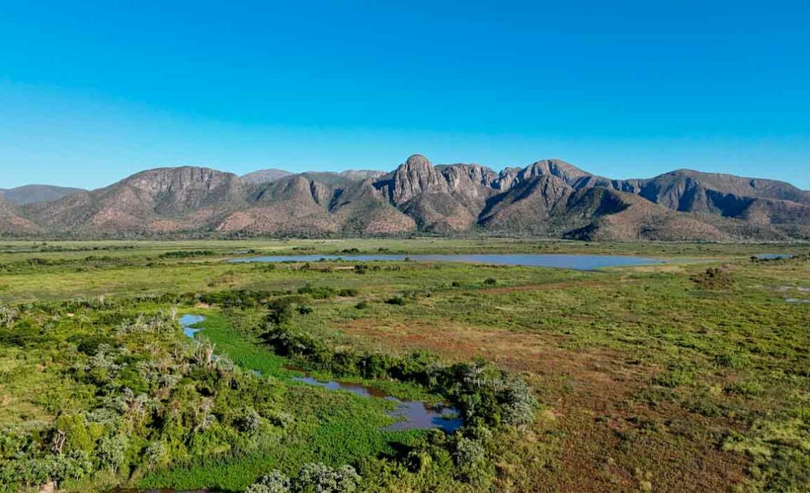 Vista panorâmica da Serra do Amolar, umas das regiões mais afetadas por incêndios e perseguições às comunidades tradicionais - Foto Beto Arruda