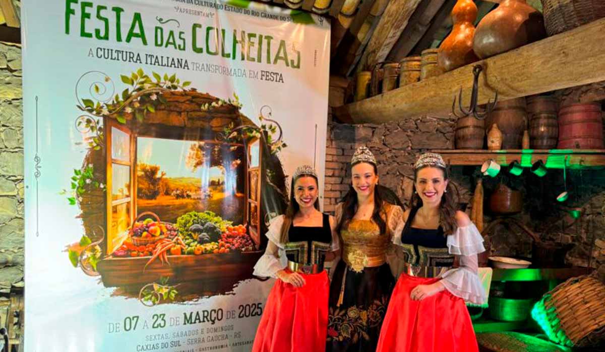 A rainha da Festa da Uva 2024, Lizandra Mello Chinali, as princesas Eduarda Ruzzarin Menezes e Letícia de Carvalho, as embaixatrizes do evento