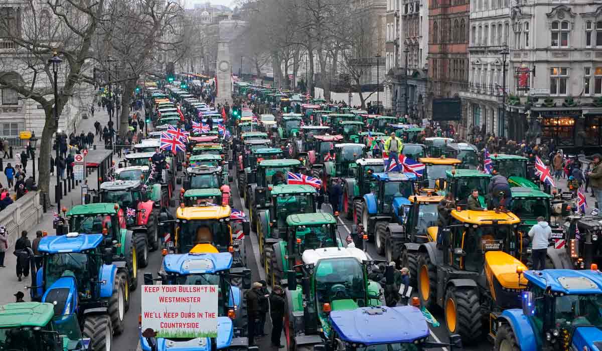 Agricultores vão a Westminster em protesto contra imposto sobre herança, alegando que destruirá as propriedades familiares e reduzirá a produção de alimentos